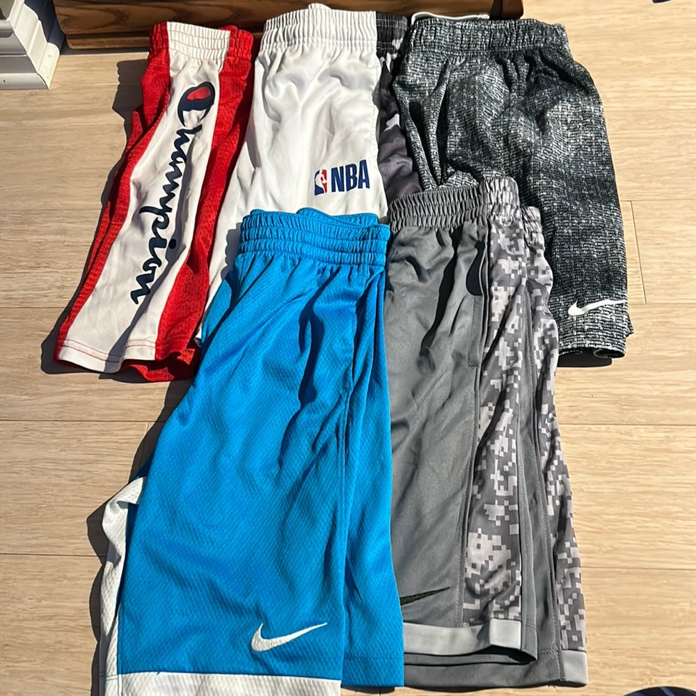 Lot of 5 pairs boys short size Large